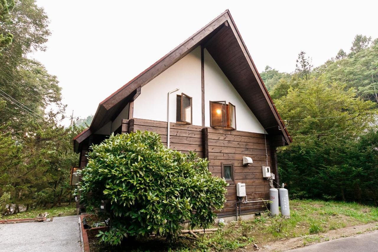 ログハウスせせらぎ Tsuru 外观 照片